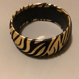 Cute bangle!